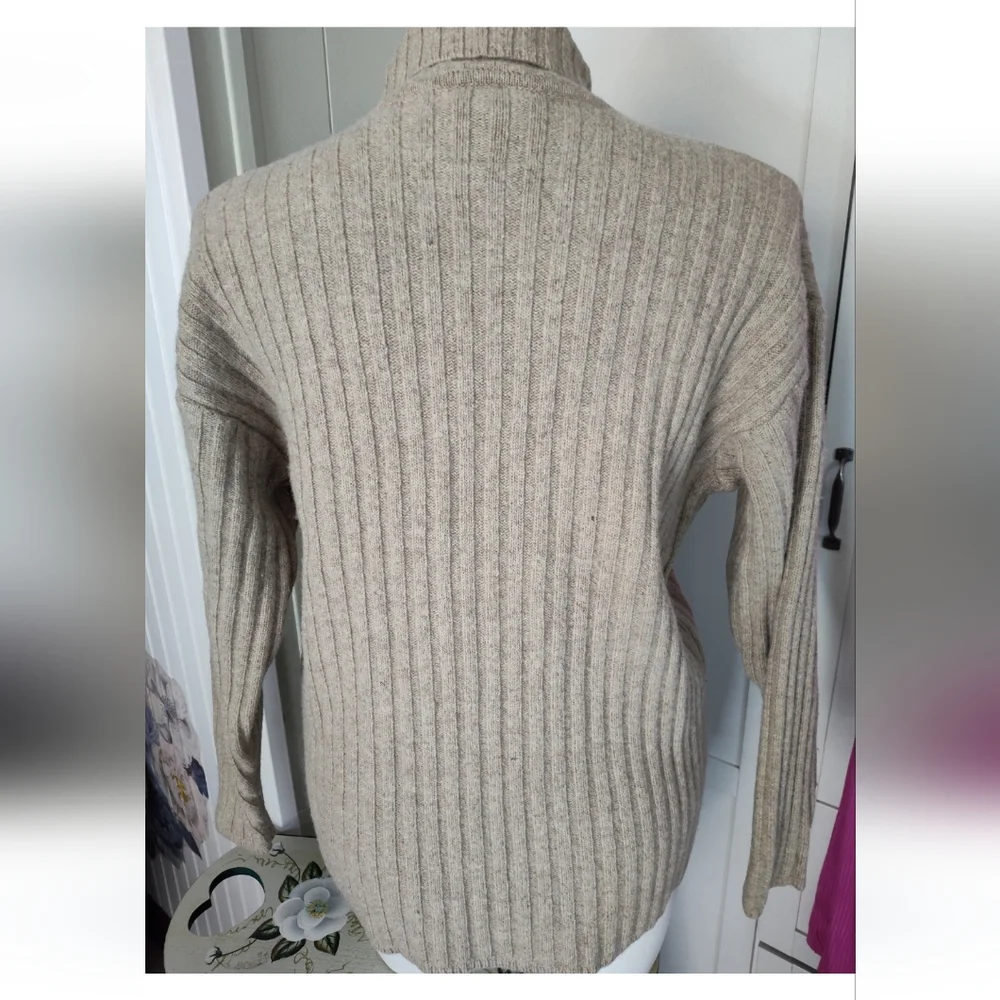 donovan ind wool blend vintage Sz LG Beige Sweater Made In C.E.E 1980- 1990's